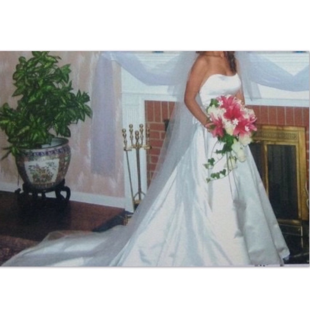 ๐2x Host Pick!๐ Lazaro silk wedding gown LZ3761 w/beaded sash belt - Picture 3 of 16